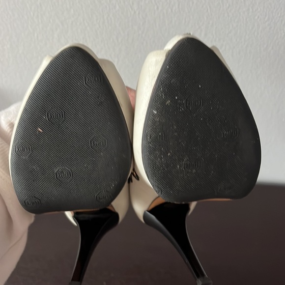 Beautiful white Versace heels 👠 - Picture 6 of 7